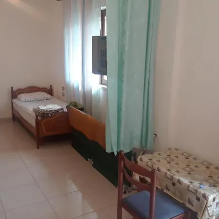 Habitación en casa particular Selajdin *